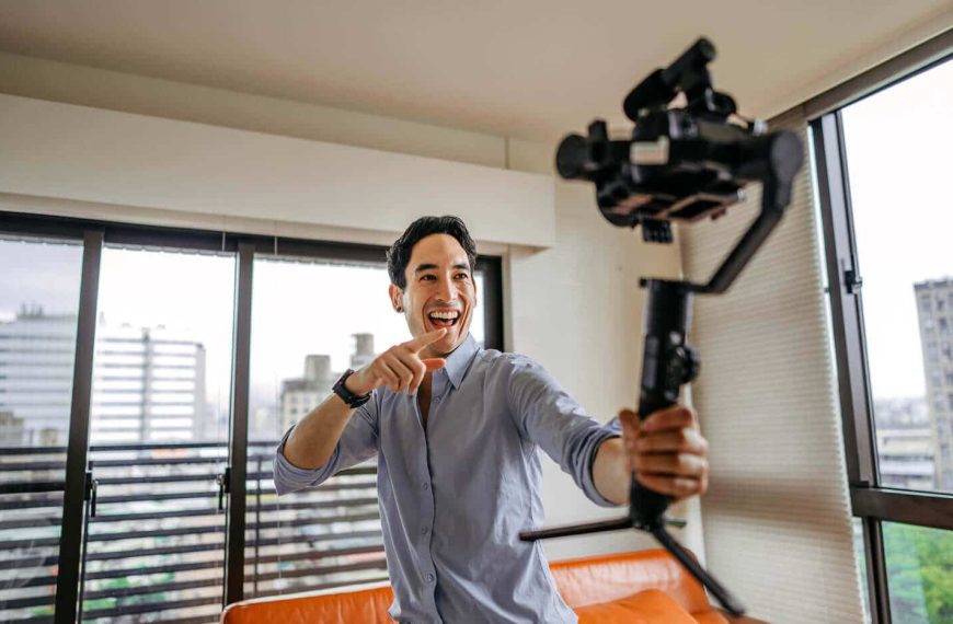 What Influencers Actually Wear When the Camera’s Off