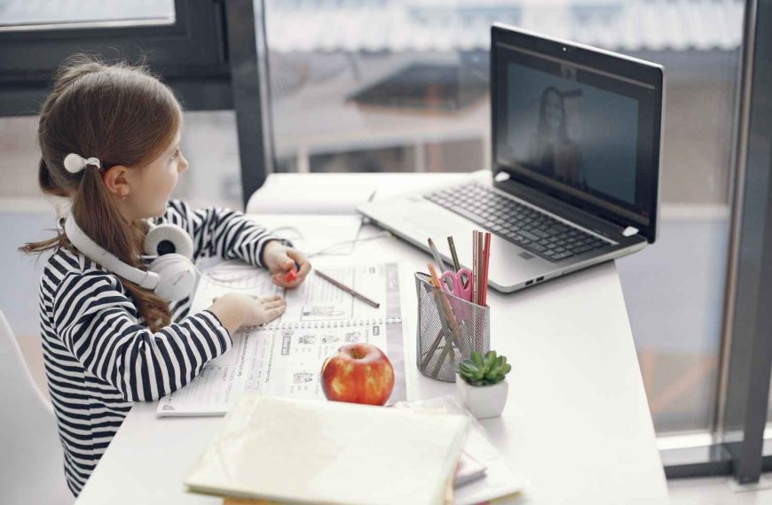 How Will Mobile Technology Impact Schools and Colleges in the Near Future?